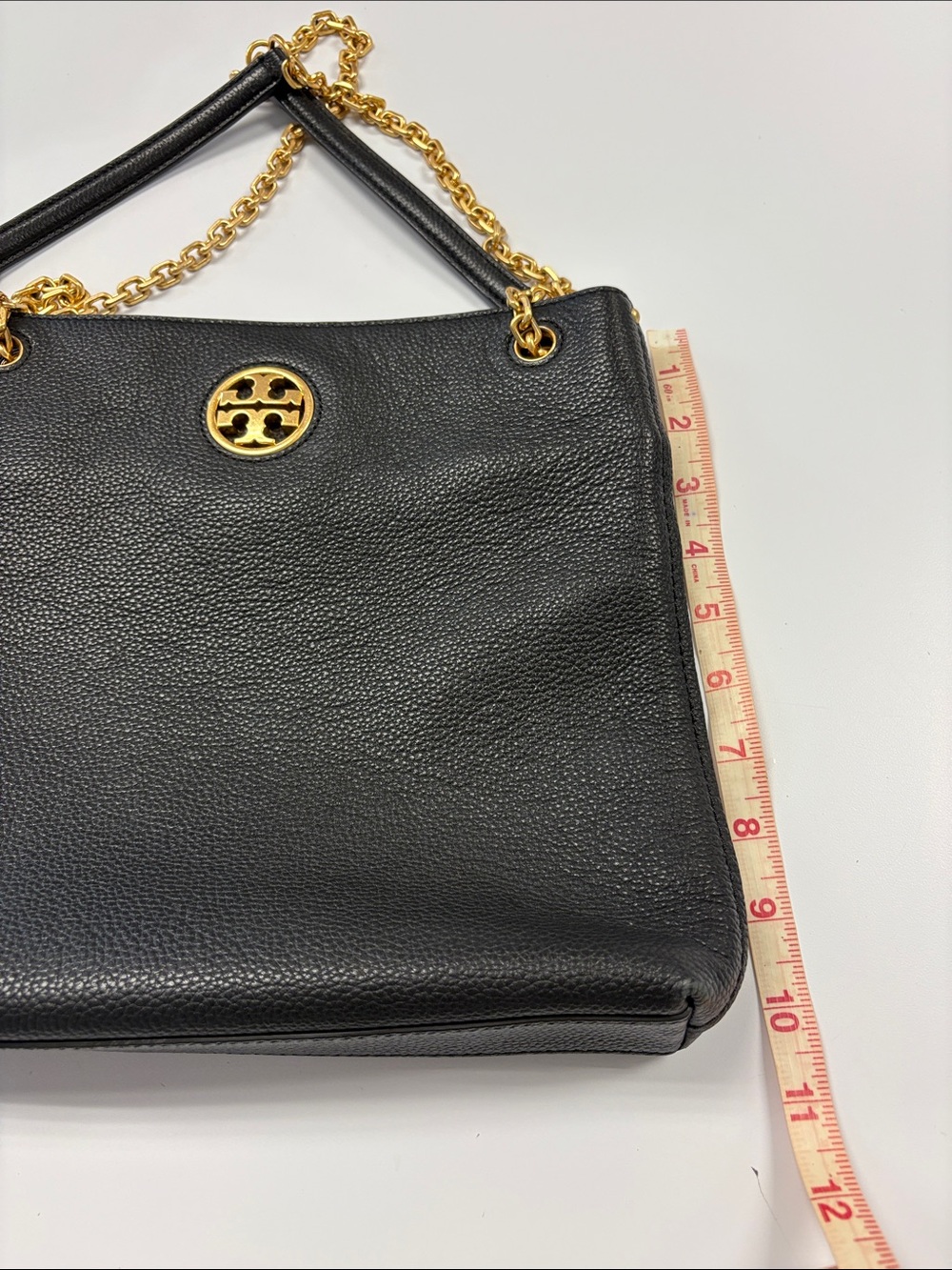 Tory Burch Black Pebbled Leather Shoulder Bag with Adjustable Gold Chain - Picture 10 of 10